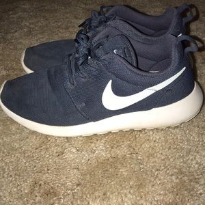 nike roshes